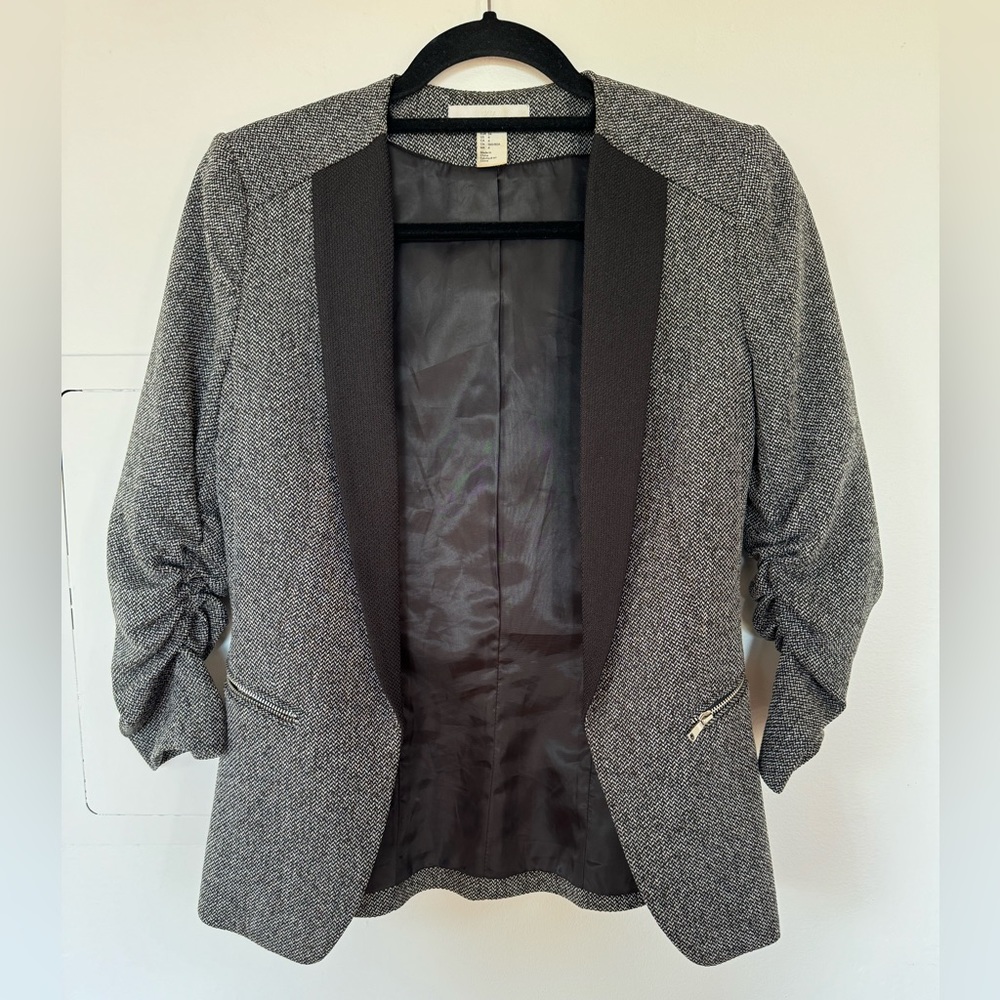 Fitted H&M Blazer with Cinched 3/4 Sleeves